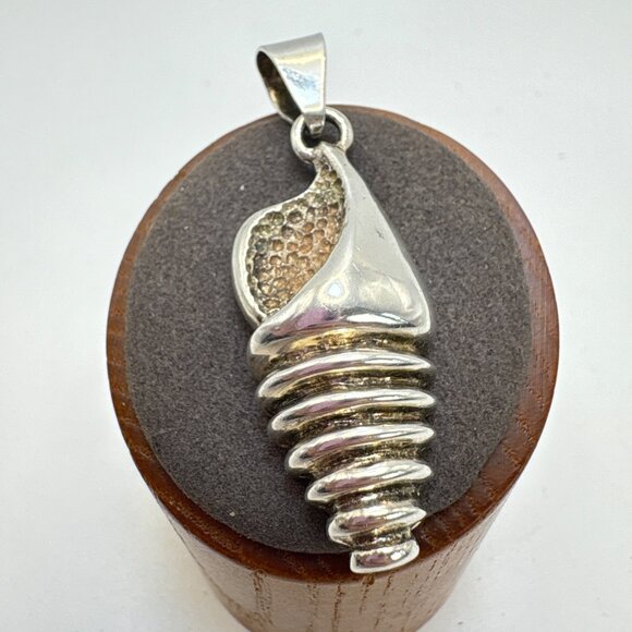 VTG Solid Sterling Silver 925 Conch Shell Design Textured Pendant Size 2" Length - Picture 1 of 13